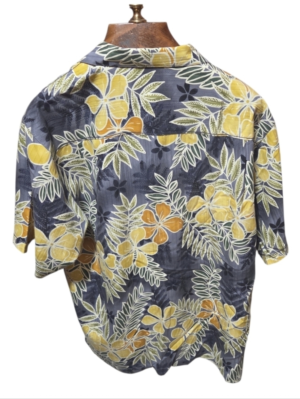Tommy Bahamas 100% Silk Floral Tropical Hawaiian Aloha Button Shirt Size Large - Picture 2 of 5